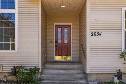 Tiny photo for 2054 California Avenue, Klamath Falls, OR 97601 (MLS # 220223068)