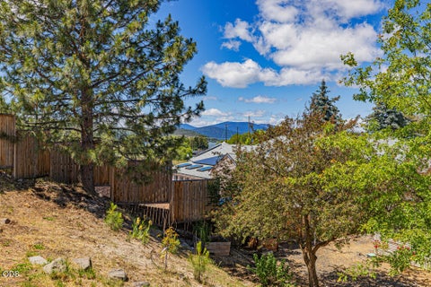 Tiny photo for 2054 California Avenue, Klamath Falls, OR 97601 (MLS # 220223068)
