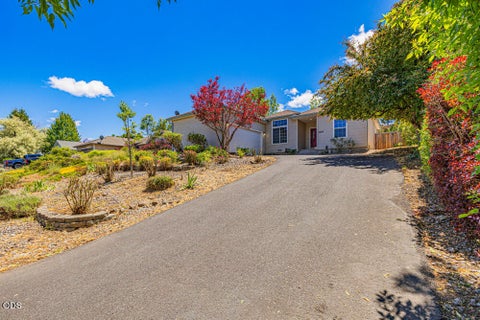 Tiny photo for 2054 California Avenue, Klamath Falls, OR 97601 (MLS # 220223068)