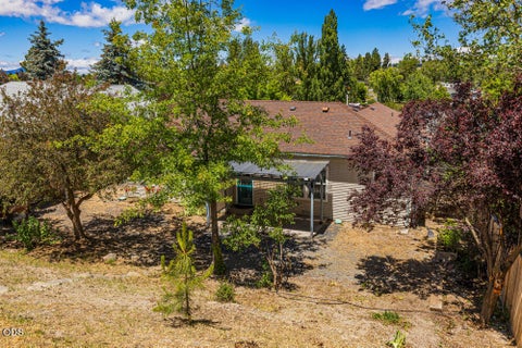 Tiny photo for 2054 California Avenue, Klamath Falls, OR 97601 (MLS # 220223068)