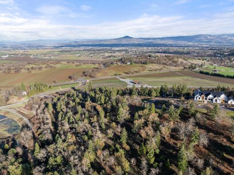 Tiny photo for 70 Vineyard View Circle, Medford, OR 97501 (MLS # 220213166)