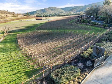 Tiny photo for 70 Vineyard View Circle, Medford, OR 97501 (MLS # 220213166)