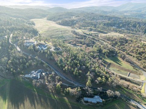 Tiny photo for 70 Vineyard View Circle, Medford, OR 97501 (MLS # 220213166)