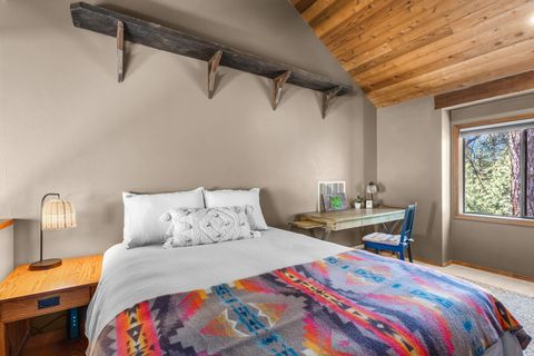 Tiny photo for 57308 Red Fir Lane, Sunriver, OR 97707 (MLS # 220214968)