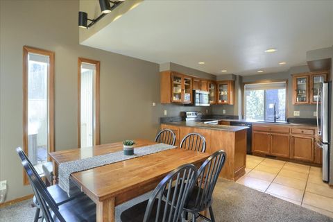Tiny photo for 57308 Red Fir Lane, Sunriver, OR 97707 (MLS # 220214968)