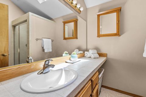 Tiny photo for 57308 Red Fir Lane, Sunriver, OR 97707 (MLS # 220214968)