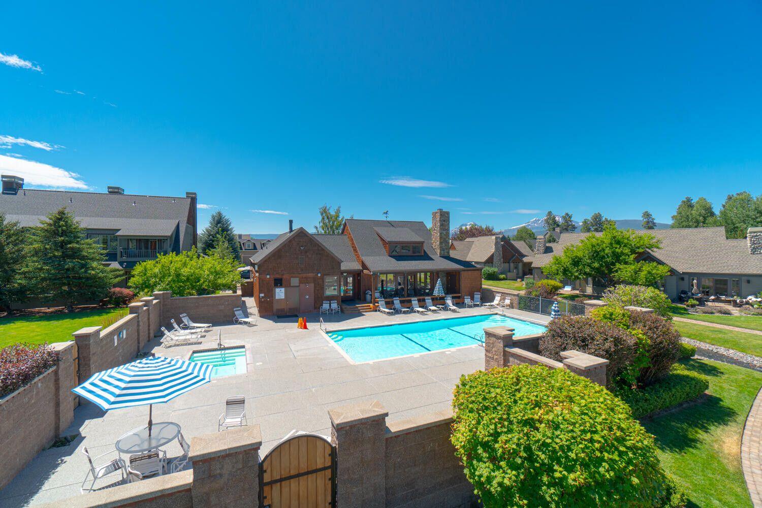 Pine Meadow Vill - Residential