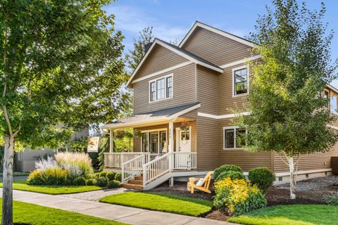 Tiny photo for 597 W Jefferson Avenue, Sisters, OR 97759 (MLS # 220211200)