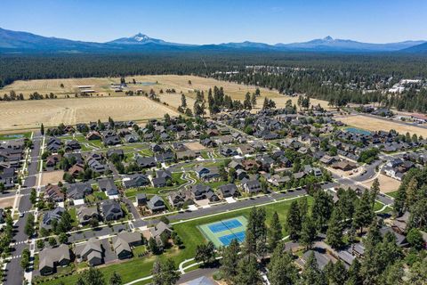 Tiny photo for 597 W Jefferson Avenue, Sisters, OR 97759 (MLS # 220211200)