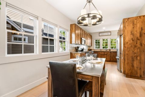 Tiny photo for 597 W Jefferson Avenue, Sisters, OR 97759 (MLS # 220211200)