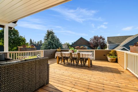 Tiny photo for 597 W Jefferson Avenue, Sisters, OR 97759 (MLS # 220211200)