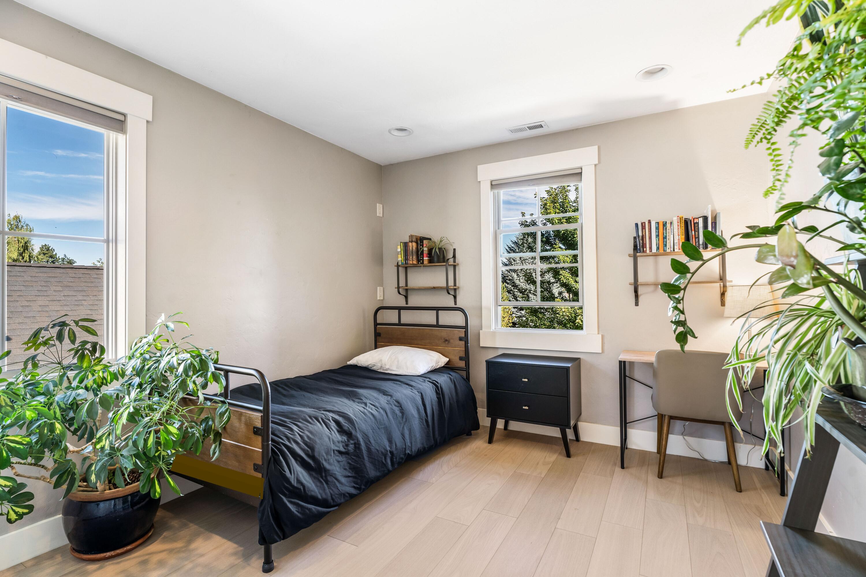 Pine Meadow Vill - Residential