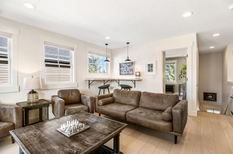 Tiny photo for 597 W Jefferson Avenue, Sisters, OR 97759 (MLS # 220211200)