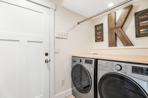 Tiny photo for 597 W Jefferson Avenue, Sisters, OR 97759 (MLS # 220211200)