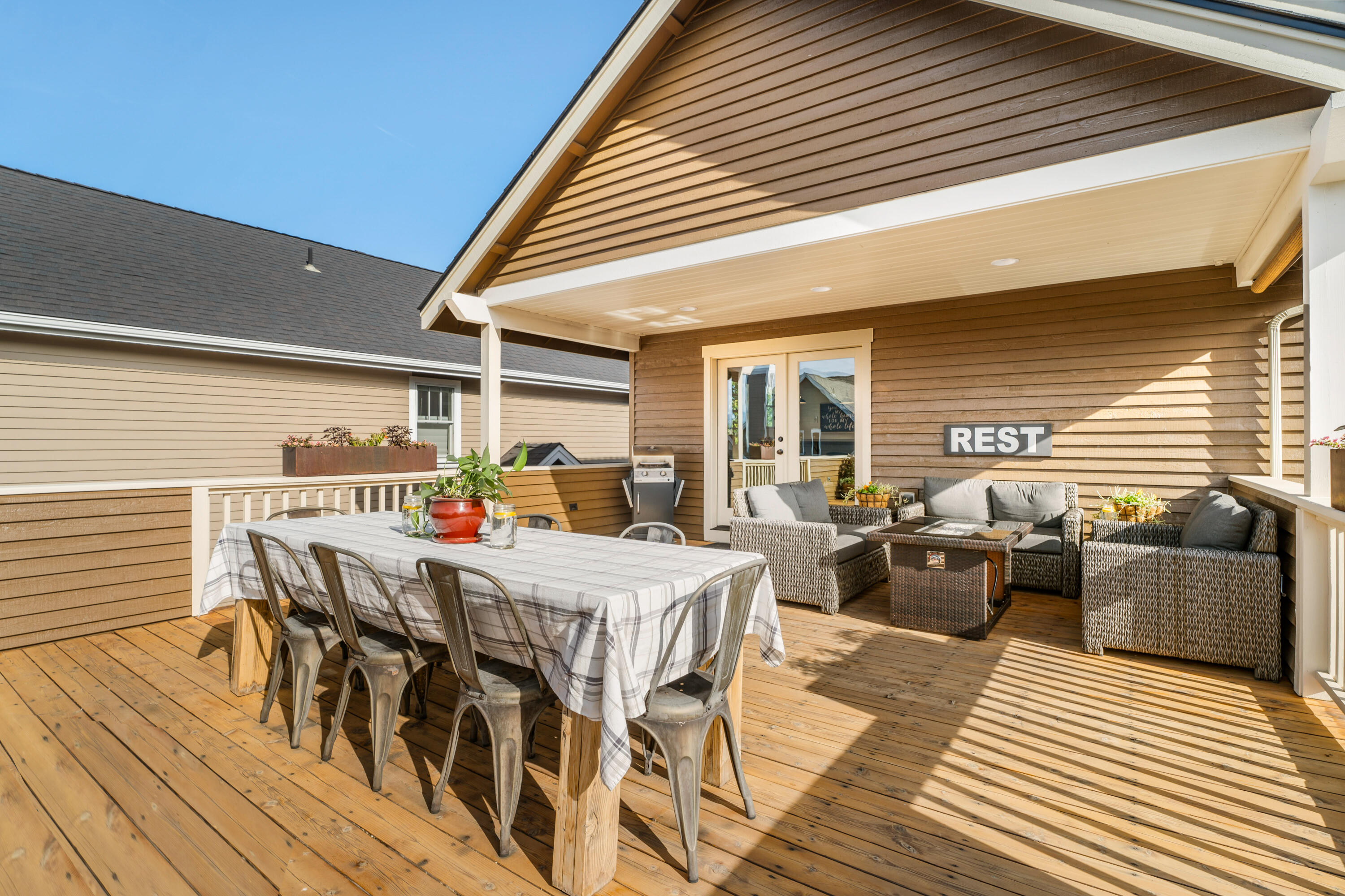 Pine Meadow Vill - Residential