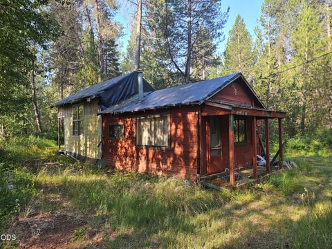 Photo of 30142 M Street, Klamath Falls, OR 97601 (MLS # 220229825)
