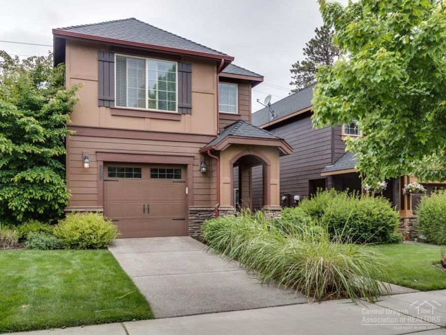 Wonderful Pahlisch town home in desirable NW location. Includes stainless steel appliances, plush carpet and tile throughout, gas fireplace with stone surround in the great room, powder bath downstairs and large master bedroom with plenty of closet space. Open and inviting floor plan. HOA includes front yard landscaping.