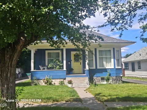 Tiny photo for 419 N 9th Street, Klamath Falls, OR 97601 (MLS # 220223960)