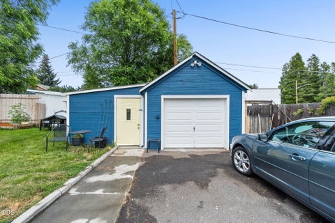 Tiny photo for 419 N 9th Street, Klamath Falls, OR 97601 (MLS # 220223960)