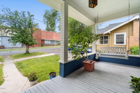 Tiny photo for 419 N 9th Street, Klamath Falls, OR 97601 (MLS # 220223960)