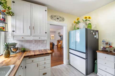Tiny photo for 419 N 9th Street, Klamath Falls, OR 97601 (MLS # 220223960)