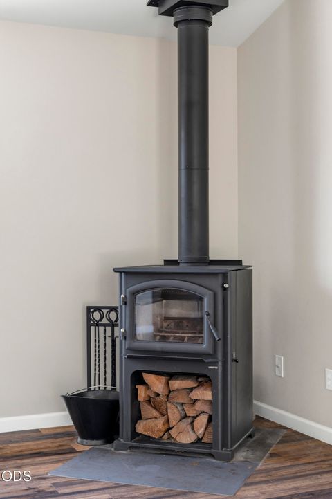 Tiny photo for 64736 Alcor Place, Bend, OR 97703 (MLS # 220224540)