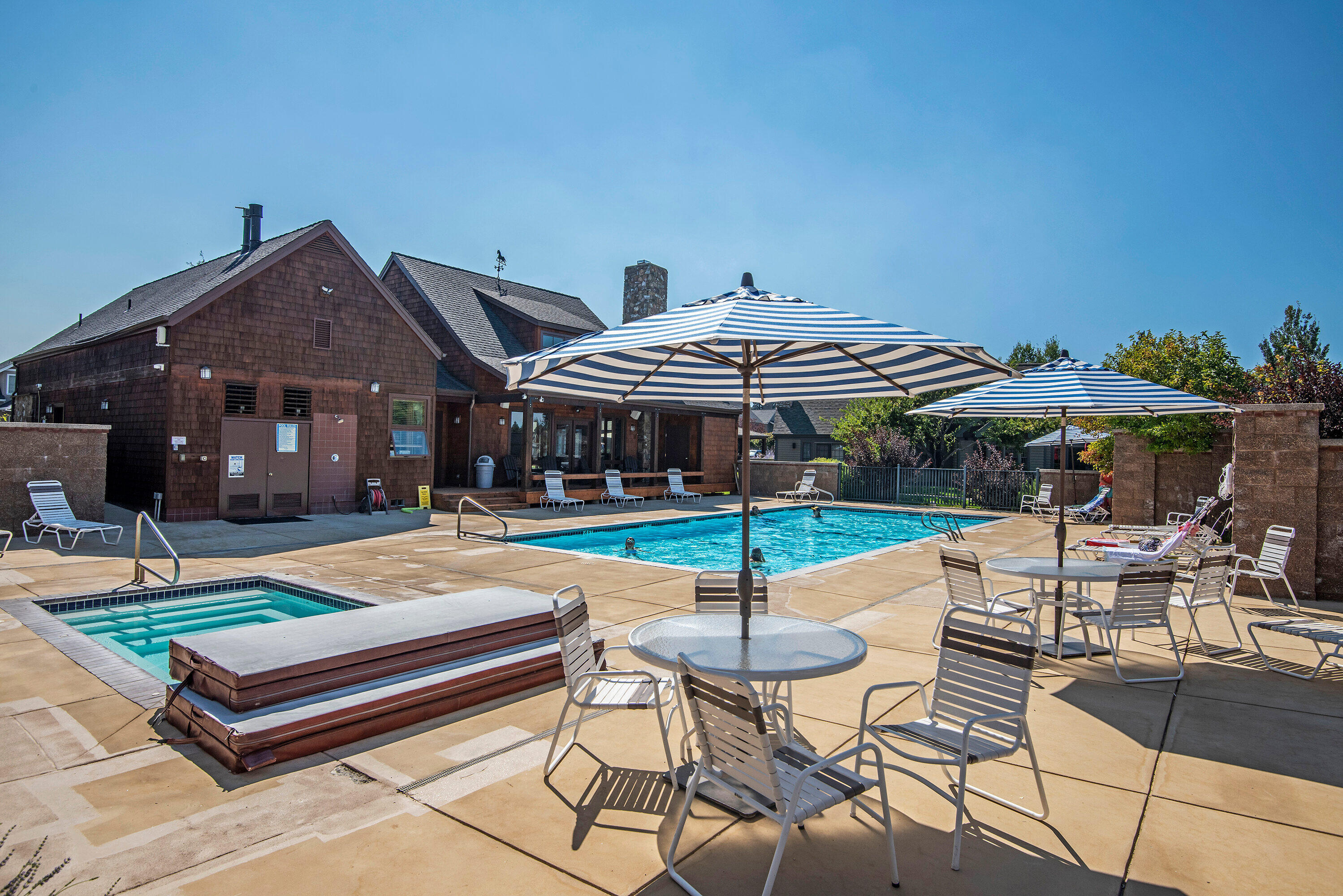 Pine Meadow Vill - Residential