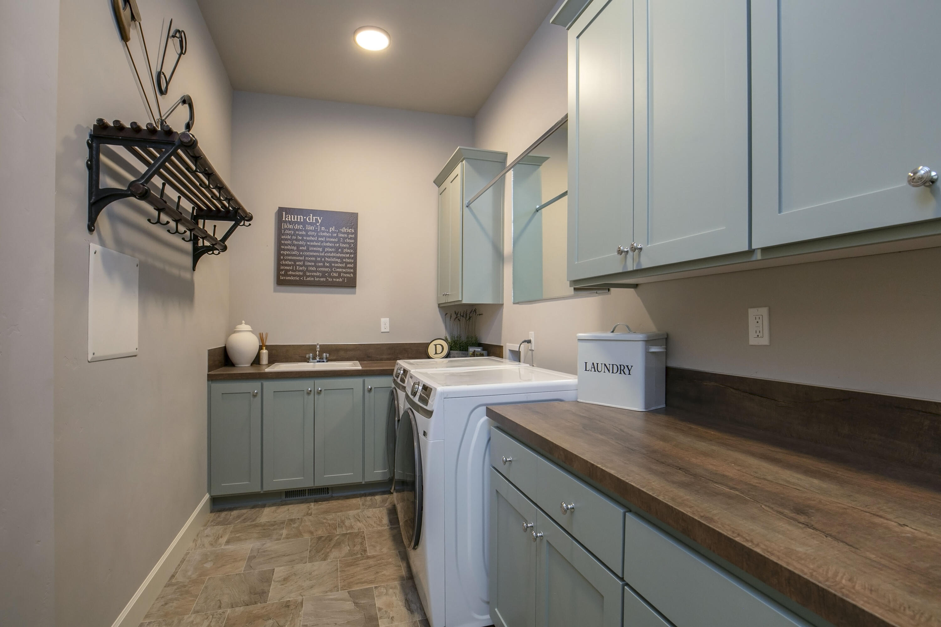 Pine Meadow Vill - Residential