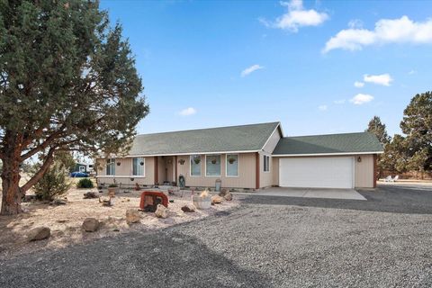 Photo of 13344 SW Peninsula Drive, Terrebonne, OR 97760 (MLS # 220212995)