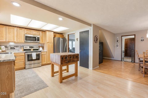 Tiny photo for 50555 Highway 31, La Pine, OR 97739 (MLS # 220222382)