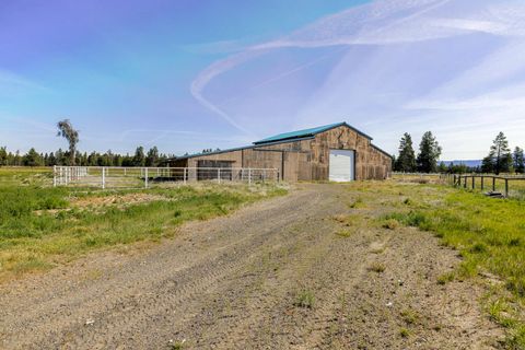 Tiny photo for 50555 Highway 31, La Pine, OR 97739 (MLS # 220222382)