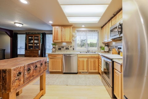 Tiny photo for 50555 Highway 31, La Pine, OR 97739 (MLS # 220222382)