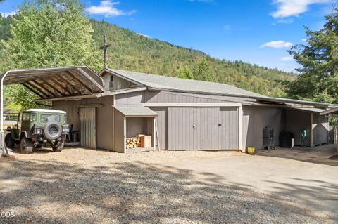 Tiny photo for 555 Grouse Creek Road, Grants Pass, OR 97526 (MLS # 220224350)
