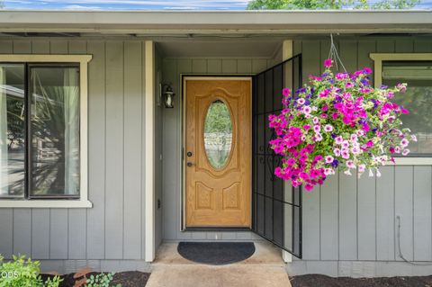 Tiny photo for 555 Grouse Creek Road, Grants Pass, OR 97526 (MLS # 220224350)