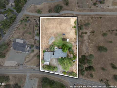 Tiny photo for 555 Grouse Creek Road, Grants Pass, OR 97526 (MLS # 220224350)
