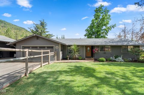 Tiny photo for 555 Grouse Creek Road, Grants Pass, OR 97526 (MLS # 220224350)