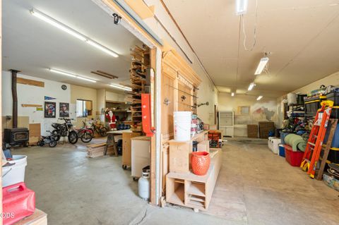 Tiny photo for 555 Grouse Creek Road, Grants Pass, OR 97526 (MLS # 220224350)