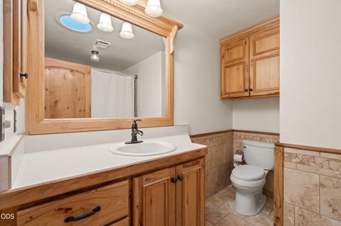 Tiny photo for 555 Grouse Creek Road, Grants Pass, OR 97526 (MLS # 220224350)