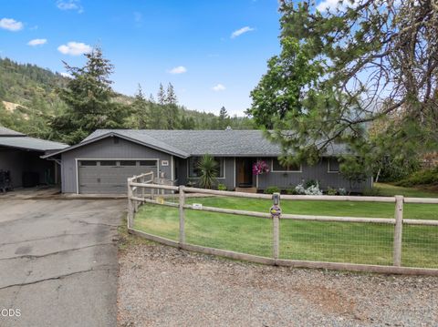 Tiny photo for 555 Grouse Creek Road, Grants Pass, OR 97526 (MLS # 220224350)
