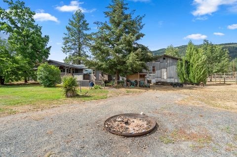 Tiny photo for 555 Grouse Creek Road, Grants Pass, OR 97526 (MLS # 220224350)