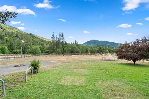 Tiny photo for 555 Grouse Creek Road, Grants Pass, OR 97526 (MLS # 220224350)