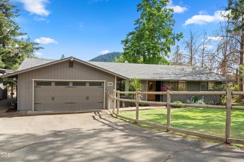 Tiny photo for 555 Grouse Creek Road, Grants Pass, OR 97526 (MLS # 220224350)