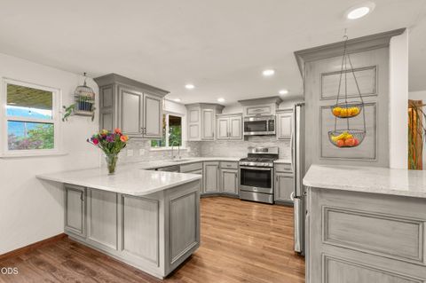 Tiny photo for 555 Grouse Creek Road, Grants Pass, OR 97526 (MLS # 220224350)