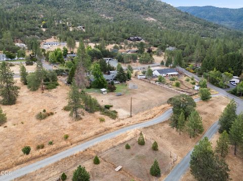 Tiny photo for 555 Grouse Creek Road, Grants Pass, OR 97526 (MLS # 220224350)