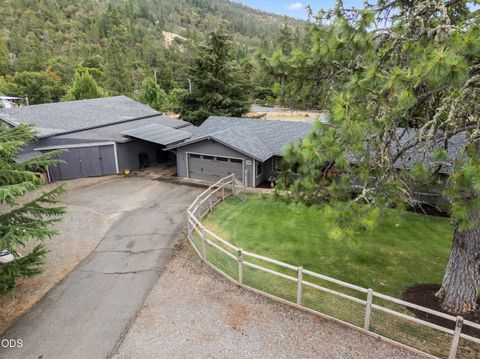 Tiny photo for 555 Grouse Creek Road, Grants Pass, OR 97526 (MLS # 220224350)
