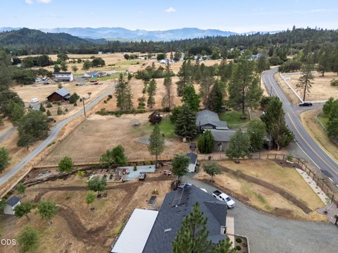 Tiny photo for 555 Grouse Creek Road, Grants Pass, OR 97526 (MLS # 220224350)