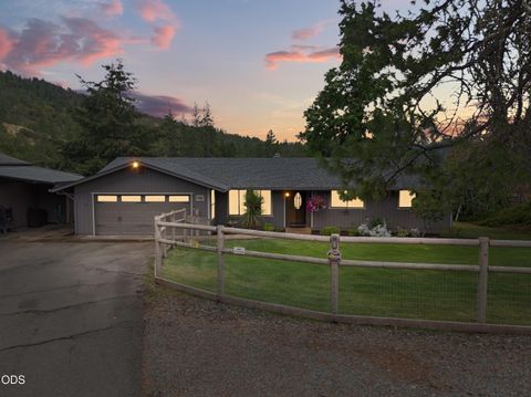 Tiny photo for 555 Grouse Creek Road, Grants Pass, OR 97526 (MLS # 220224350)