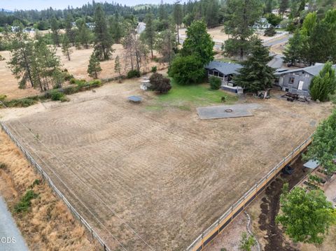 Tiny photo for 555 Grouse Creek Road, Grants Pass, OR 97526 (MLS # 220224350)