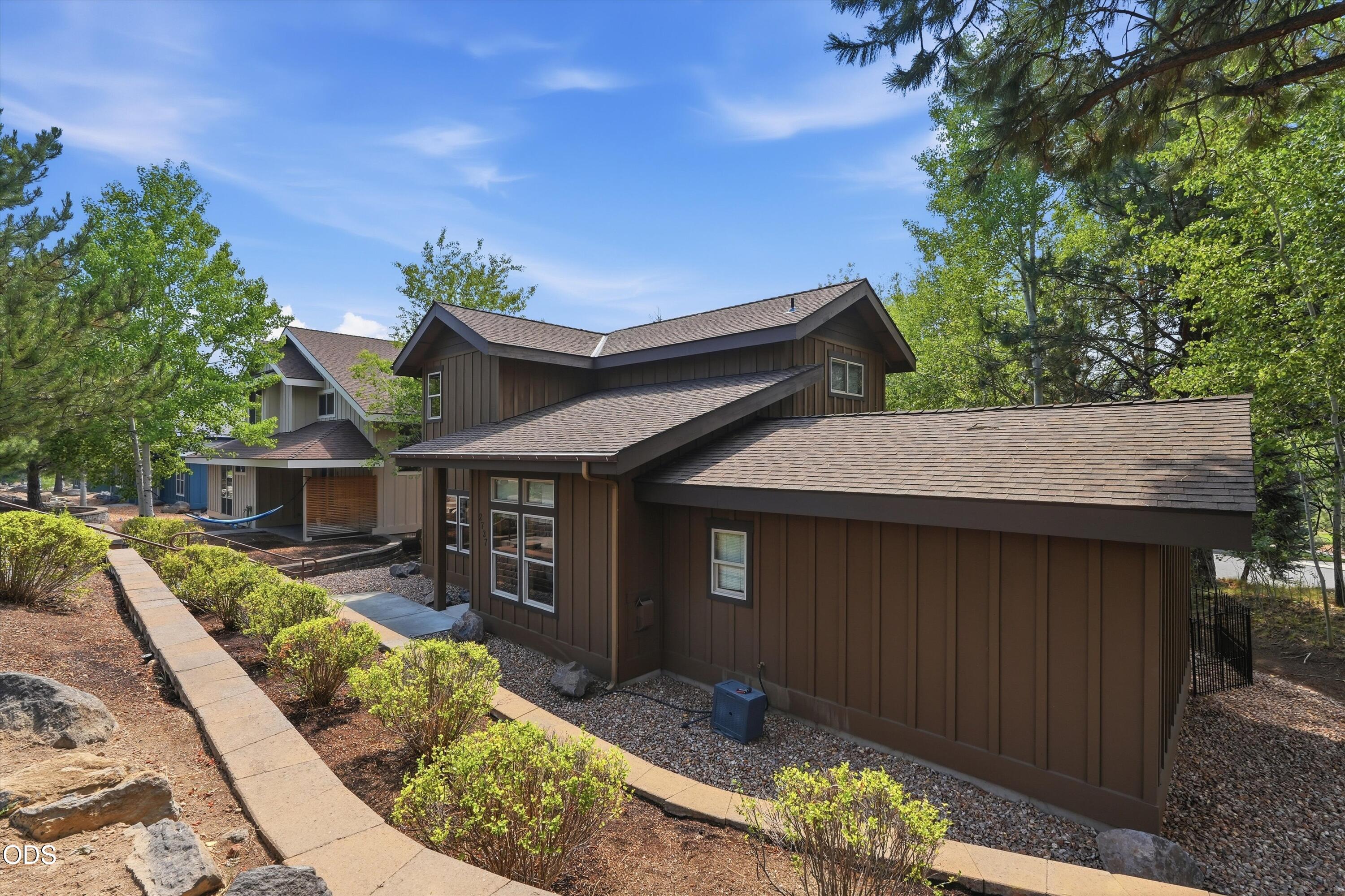 2737 NW Skyliners Road