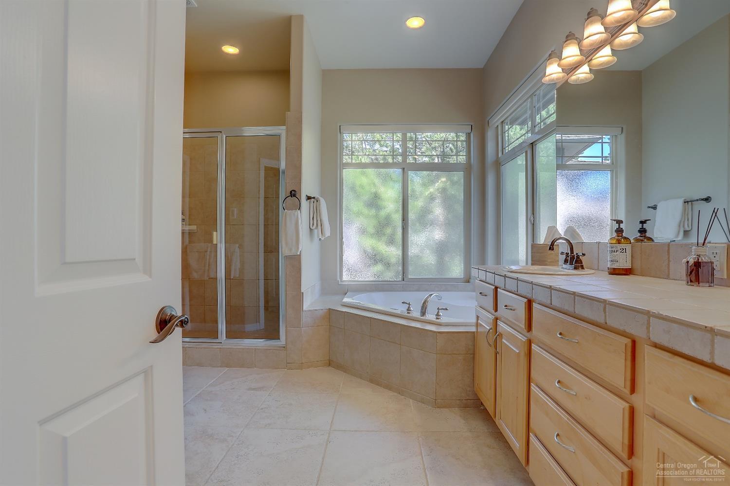 Broken Top - Residential